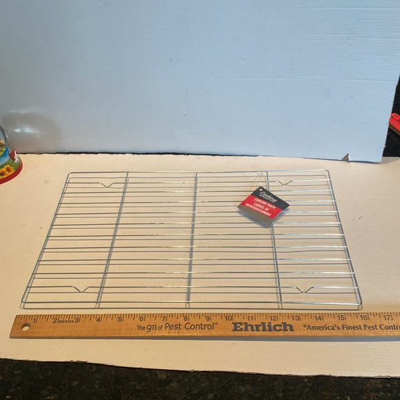 NWT Set of 2 Cooling Racks, one tag fell off. - Picture 2 of 4